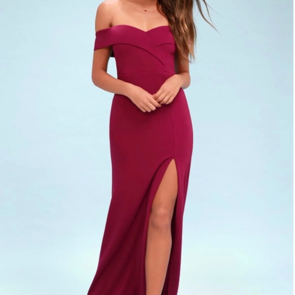 *SOLD* NWT LULU’S Burgundy Off Shoulder Maxi Dress